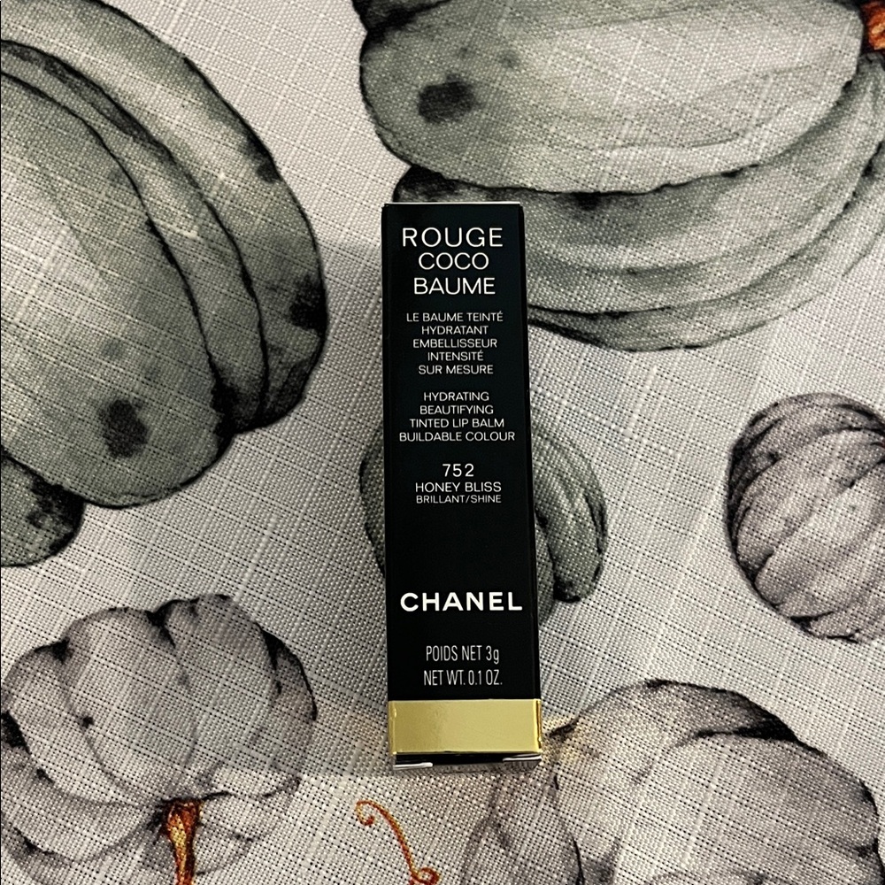 CHANEL Rouge Coco Baume in Honey Bliss